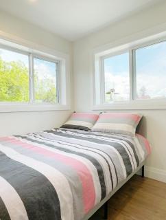 A peaceful, quiet second floor room for staying - 0