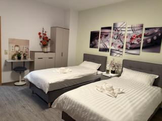 Käthe-Kollwitz Straße 54, F1 - 8