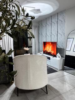The Modern Nest Near OR Tambo Nearby Shopping Mall - 4