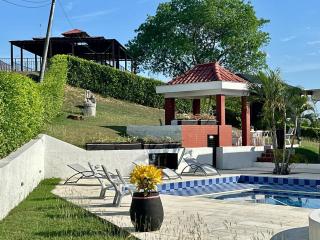 Villa familiar con piscina y jacuzzi privado - 1