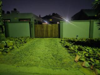 OR Tambo Guest Retreat Unit 2 - Boksburg - 9
