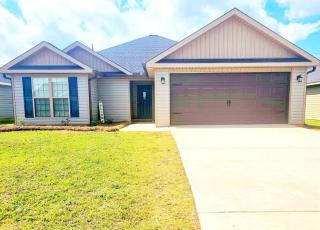 Tv in all Rooms - King Suite - Workspace - Near RAFB - 9