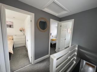 Weekend availability - 3 Bedroom House - Free Parking - Ideal for Families and Groups - 1