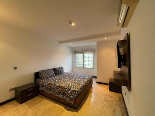 Prime Two Bedroom in North Ridge - 4