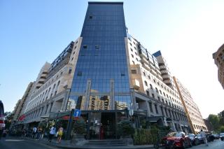 Premium apartment on Byuzand 17 with big balcony - Erevan - 9