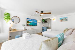 Hale Nalu Waikīkī Studios Ocean View King Size Bed - 8