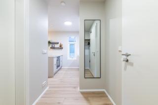 A Downtown Diamond - Luxury Apartment - 6