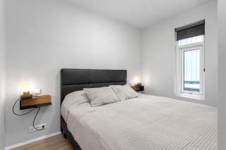 A Downtown Diamond - Luxury Apartment - 4