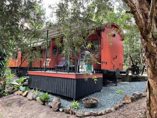 Mt Nebo Railway Carriage and Chalet - 7