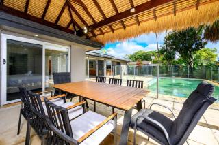 Broadbeach Canal Front Getaway with Pool & Jetty - 7