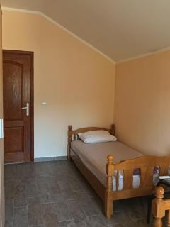 Sunny Holiday House with Sea View & Private Garden - 8