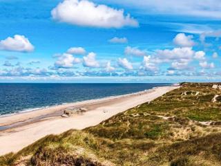 Luxury Retreat with Pool - 8