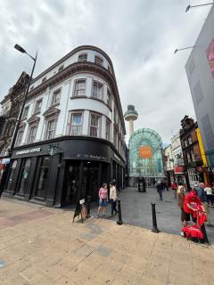 City Centre 1 Bedroom Flat, Sleeps 4 - 8