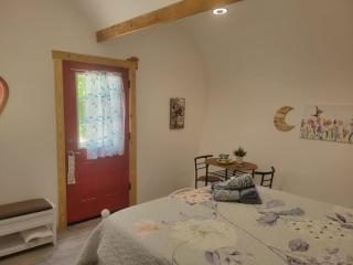 Heart of Dunnellon Cabin - 9