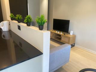 Joyful Group - Deansgate 2BR Chic City Gardens Apartment - Moffat - 1