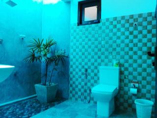 Room No2 - 6