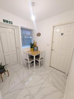 All En-suite Home for Contractors, Families & Large Groups - 5