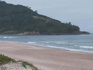 PRAIA DA FERRUGEM PÉ NA AREIA PRÓXIMO ao MAR, GAROPABA - 9