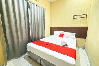 RedDoorz near RS Hermina Tangerang - - 9
