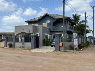 Groove Vacation Homes - 8