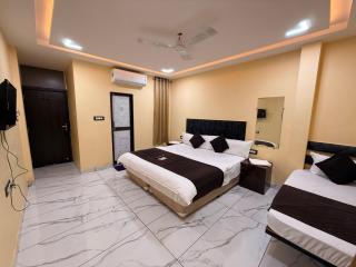 Hotel Roshan - 1