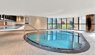 Docklands Skyline Views - Luxury Stay with Panoramic Views - Pool, Gym, Free Parking Access - Melbourne - 5