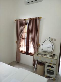 Favian Homestay - Kedungbanteng - 6