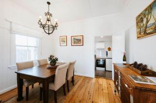 Mygoura Cottage - Charming Country Living in Town - 7