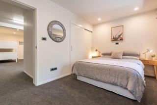 Twin Apartments - Walk to Forest with Spa Pools - 6