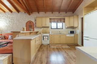 Traditional Stone House with Terrace & Ping Pong - 5