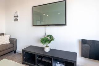 Hidden Hideaway With Harbour View - Prime location - 5