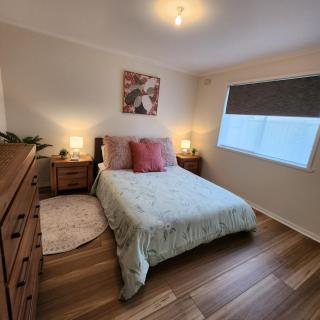 LBarza 1BR Relaxing Vibes in CBD - 8