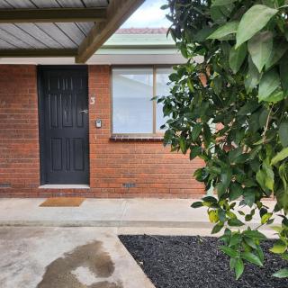 LBarza 1BR Relaxing Vibes in CBD - 6