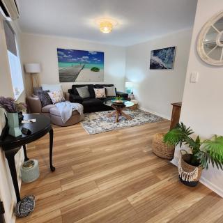 LBarza 1BR Relaxing Vibes in CBD - 1