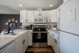 Cozy Condo in Chelan with Balcony & Views - Chelan - 3