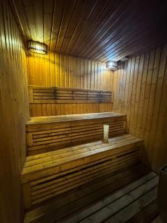 Modern 1BR Condo Near Soi Bukouw - 2