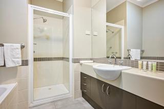 Luxury Golf Course Retreat with Scenic Views - 3