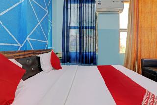 Hotel O White Swan - 2