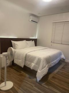 Modern 2-Bedroom Apt in Lifecamp - 5