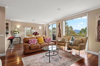 Golf & Wine Country Villa Cypress - Pokolbin - 1
