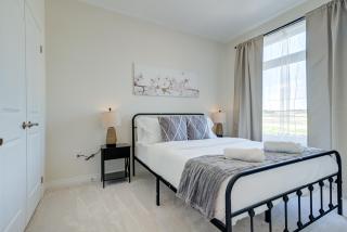 Stylish 3BDR in Pickering Heart Free Parking - 9