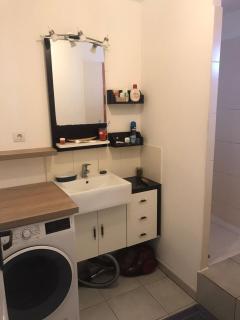 Large 2 room apartment 3 minutes from airport - 2