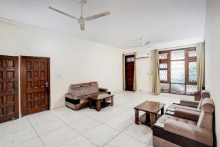 Super Hotel O Sector 21 Faridabad - 6