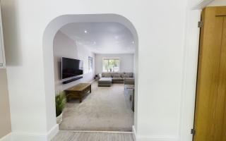 Beautiful and Cosy 4-bed Home in Milton Keynes by Renzo, Driveway, Close to M1 - Milton Keynes - 0