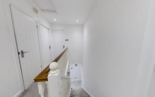 Beautiful and Cosy 4-bed Home in Milton Keynes by Renzo, Driveway, Close to M1 - Milton Keynes - 3