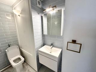 Battersea Power Station 2 Bedroom Flat - 8