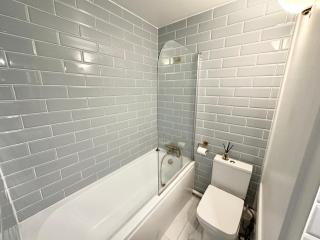 Battersea Power Station 2 Bedroom Flat - 2