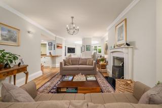 Elegant Flat with Garden in Edinburgh West End - 2