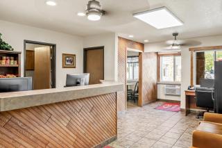 Econo Lodge, Downtown Custer Near Custer State Park and Mt Rushmore - Custer - 1