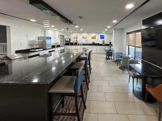 Comfort Inn Dallas Park Central - 1